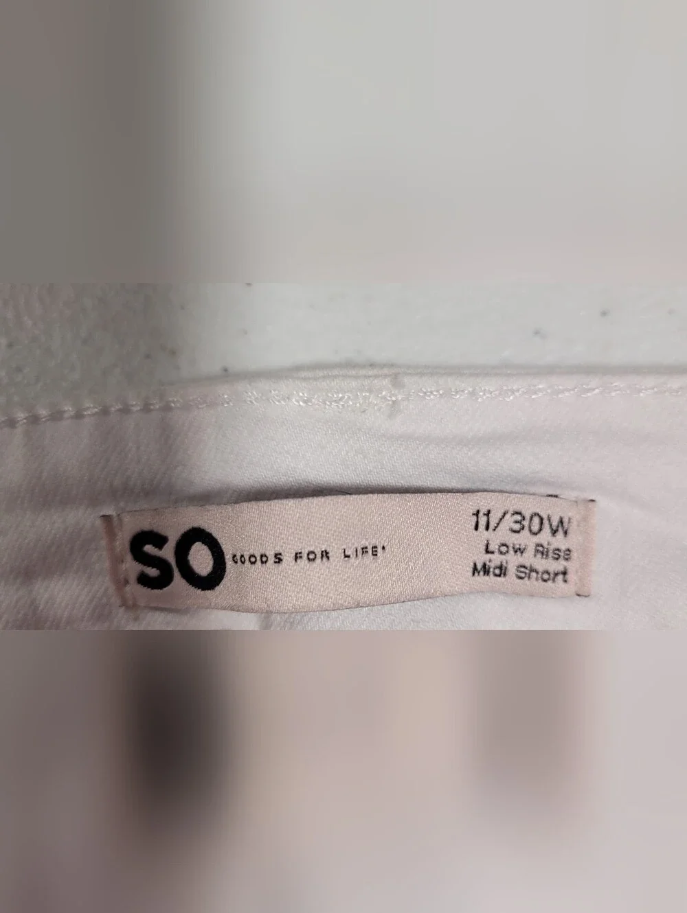 SO White Low-Rise Midi Jean Shorts - Picture 2 of 3